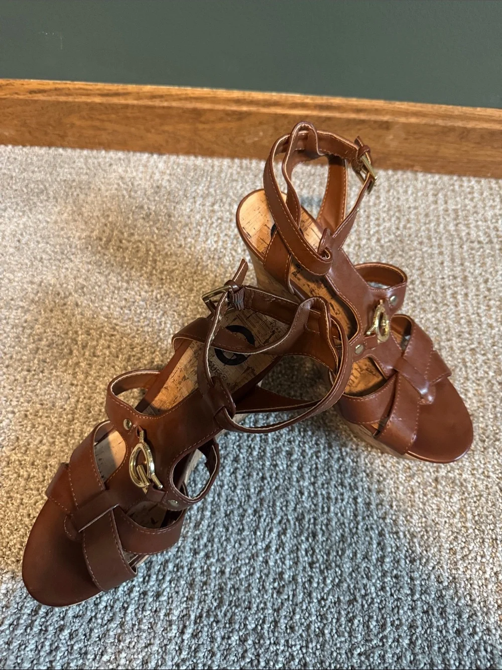 GUESS Brown Leather-Strap Cork Wedge Sandals with Gold Logo